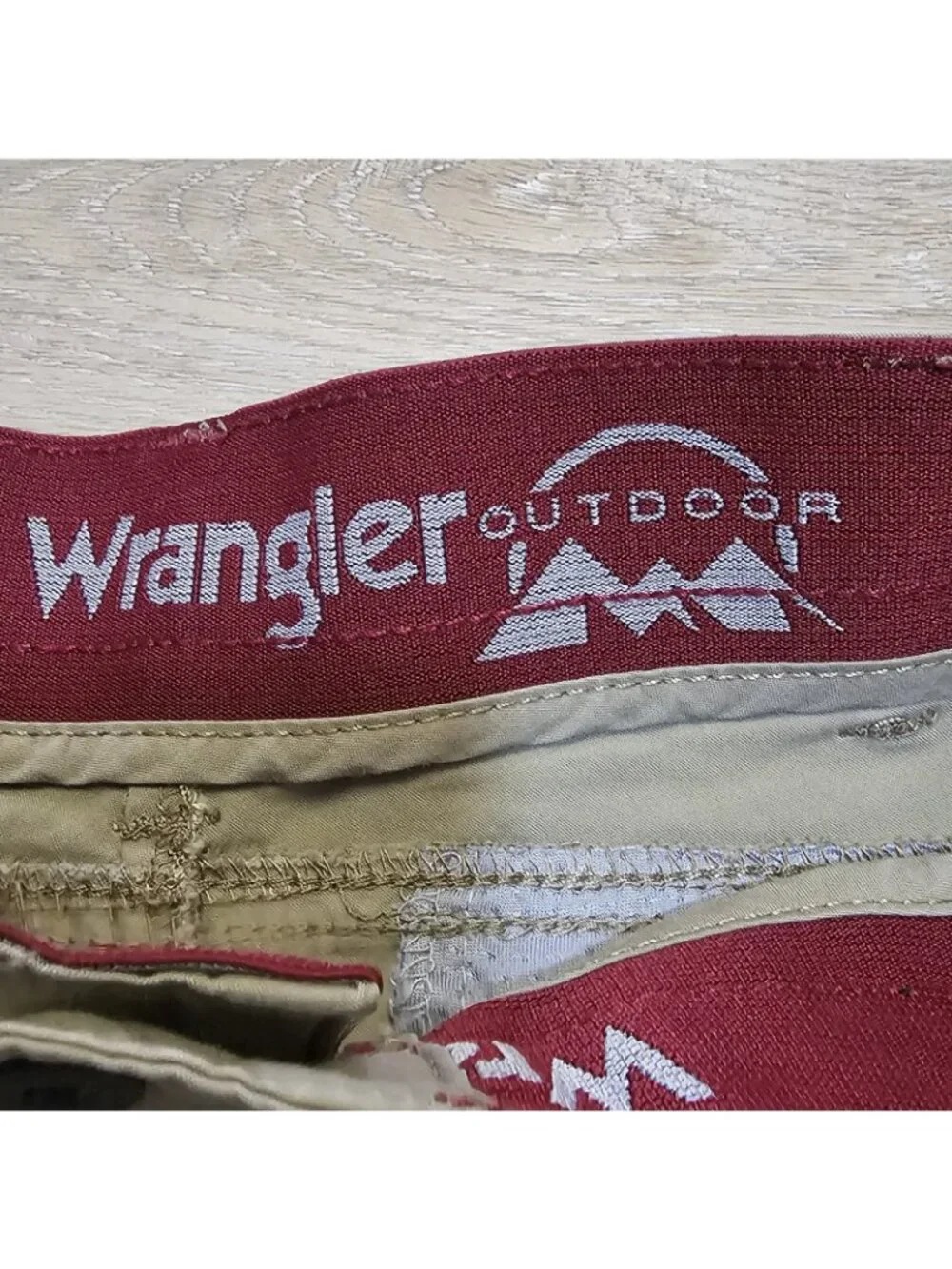 Wrangler Outdoor Shorts Mens Size 34 Beige Khaki Hiking Casual Comfort